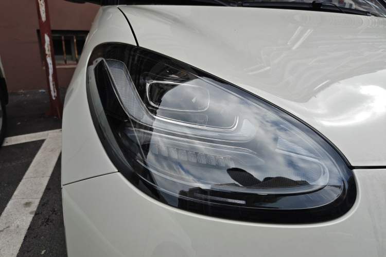 Used Wuling Bingo 2024 333 km Lingxi Connected Version Right Front Headlight