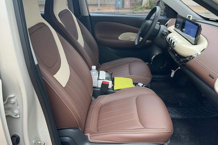 Used Wuling Bingo 2024 333 km Enjoyment Version Right Front Seat