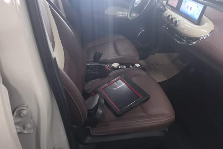 Used Wuling Bingo 2024 333 km Enjoyment Version Right Front Seat