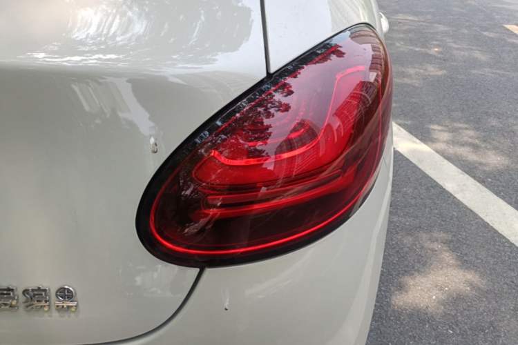 Used Wuling Bingo 2024 333 km Enjoyment Version Right Rear Taillight