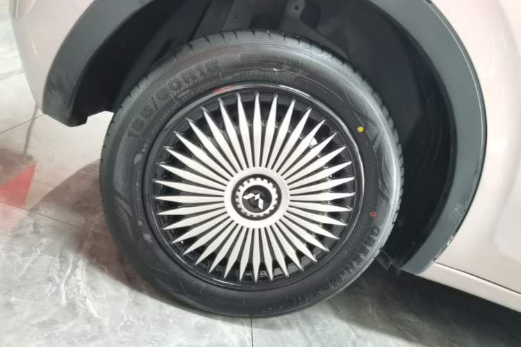 Used Wuling Bingo 2024 203km Light Edition Right Rear Wheel Hub
