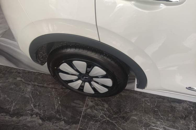 Used Wuling Bingo 2024 333 km Enjoyment Version Right Rear Wheel Hub