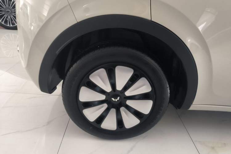 Used Wuling Bingo 2024 333 km Enjoyment Version Right Rear Wheel Hub