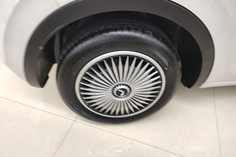 Used Wuling Bingo 2024 333 km Enjoyment Version Right Rear Wheel Hub