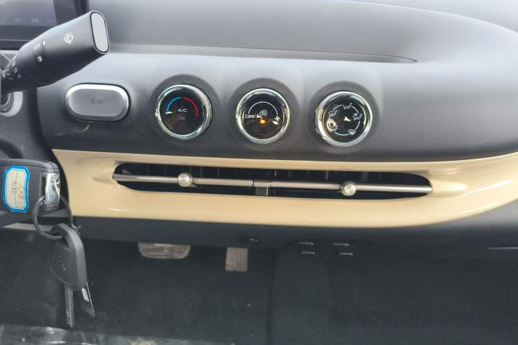 Used Wuling Bingo 2024 203km Light Edition Audio And AC Panel