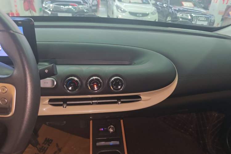 Used Wuling Bingo 2024 203km Light Edition Audio And AC Panel