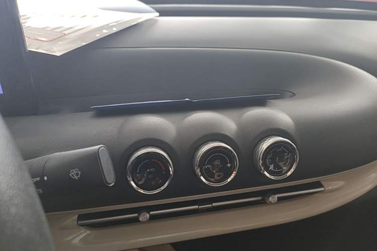 Used Wuling Bingo 2024 203km Light Edition Audio And AC Panel