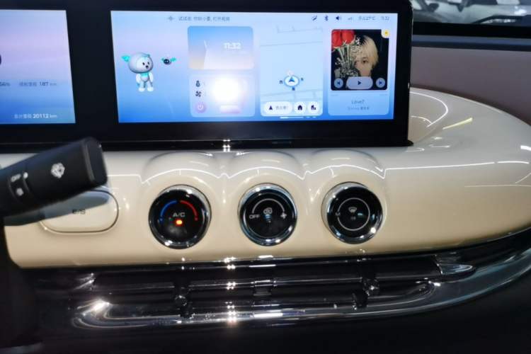Used Wuling Bingo 2024 333 km Lingxi Connected Version Audio And AC Panel