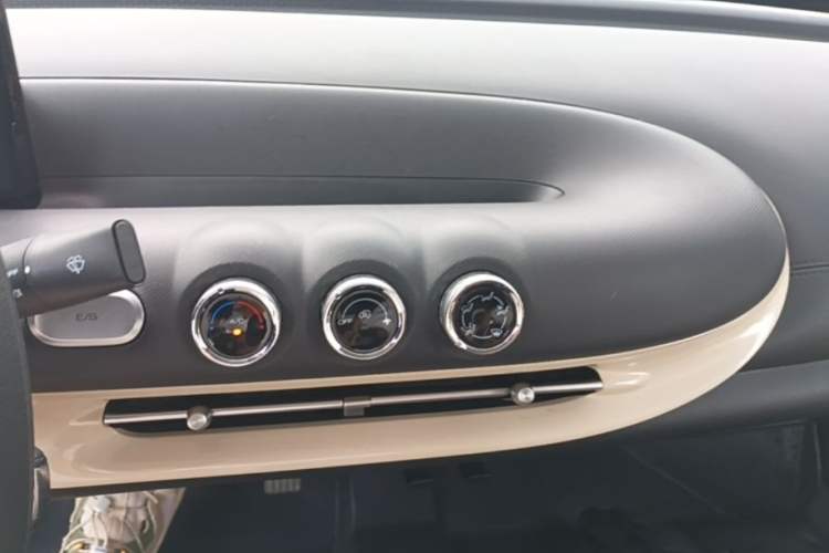Used Wuling Bingo 2024 203km Light Edition Audio And AC Panel