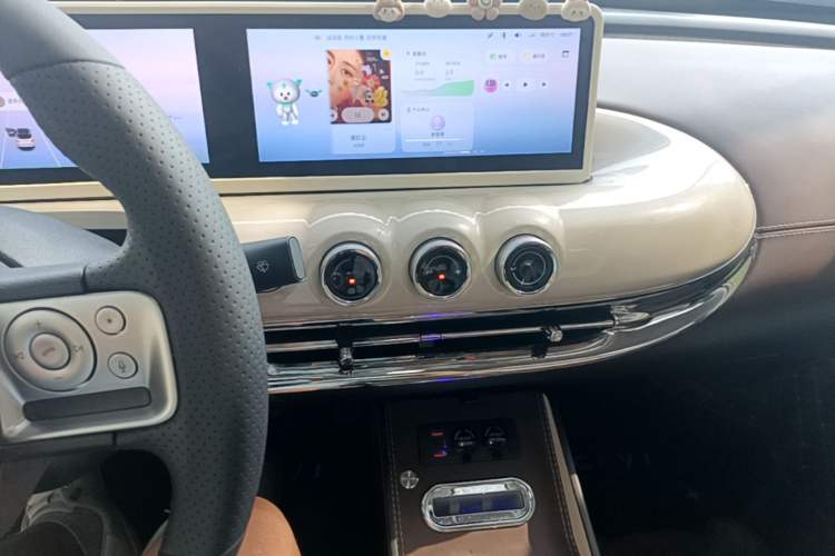 Used Wuling Bingo 2024 333 km Lingxi Connected Version Audio And AC Panel