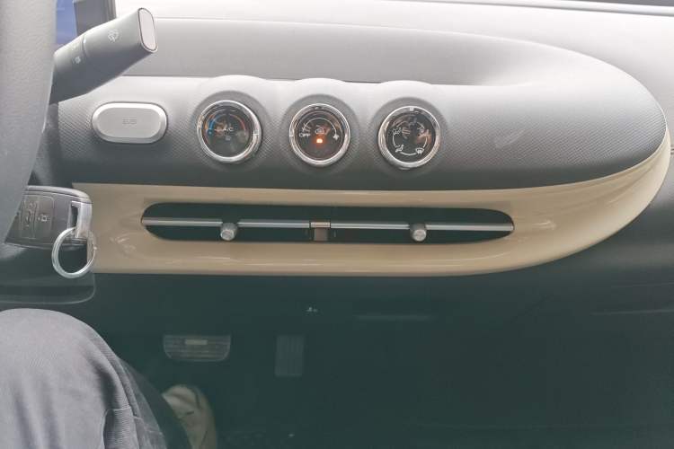 Used Wuling Bingo 2024 203km Light Edition Audio And AC Panel