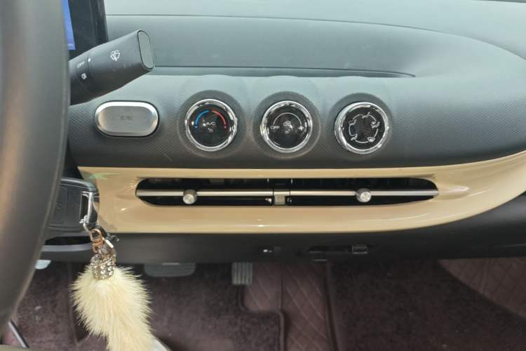 Used Wuling Bingo 2024 203km Light Edition Audio And AC Panel