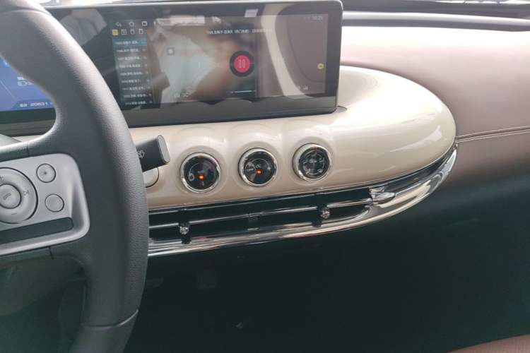 Used Wuling Bingo 2024 333 km Enjoyment Version Audio And AC Panel