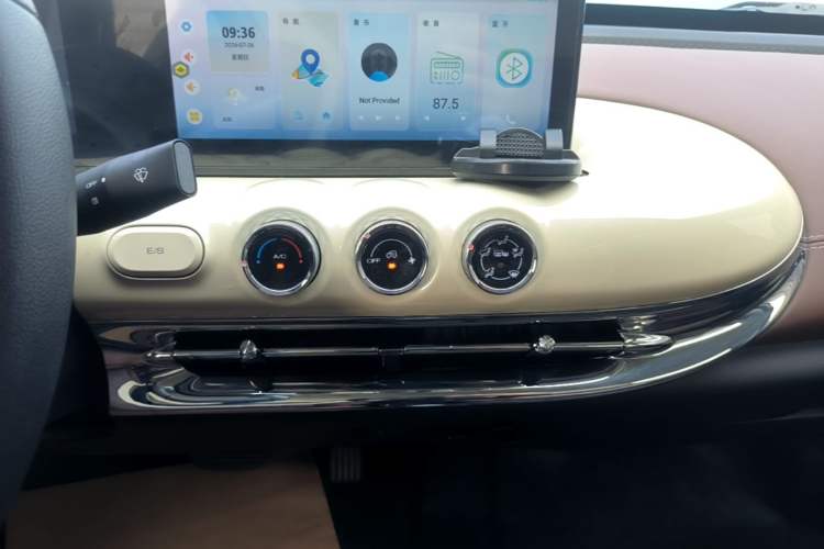 Used Wuling Bingo 2024 333 km Enjoyment Version Audio And AC Panel
