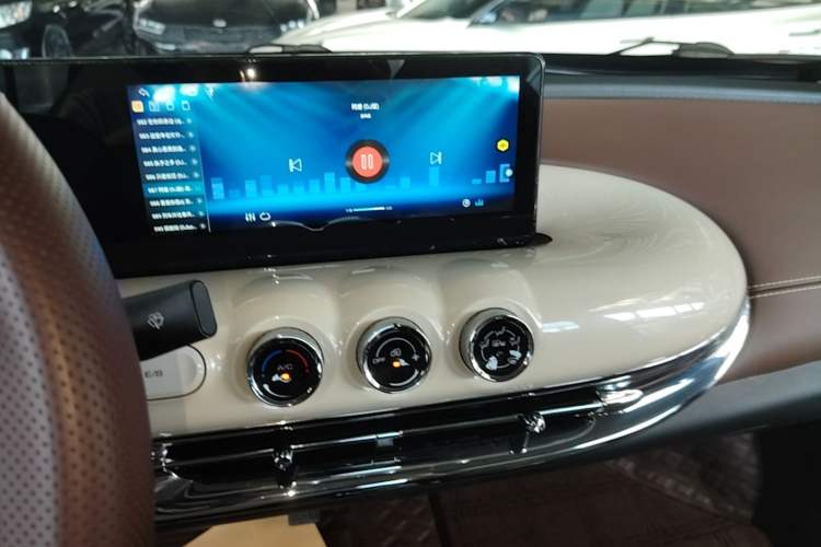 Used Wuling Bingo 2024 333 km Enjoyment Version Audio And AC Panel