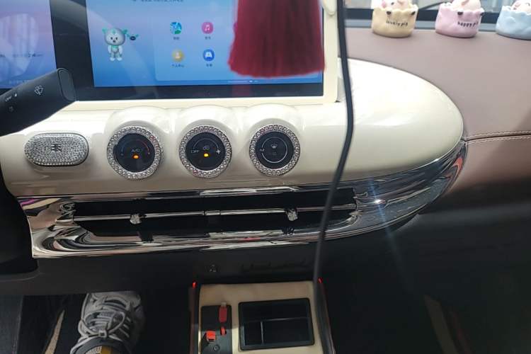 Used Wuling Bingo 2024 333 km Lingxi Connected Version Audio And AC Panel