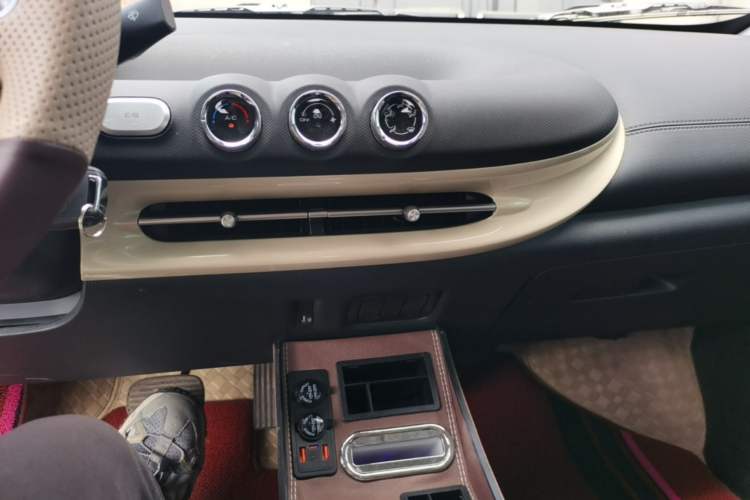 Used Wuling Bingo 2024 203km Light Edition Audio And AC Panel