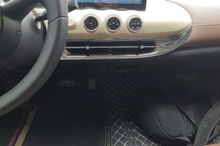 Used Wuling Bingo 2024 333 km Enjoyment Version Audio And AC Panel
