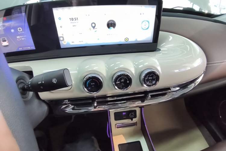 Used Wuling Bingo 2024 333 km Enjoyment Version Audio And AC Panel