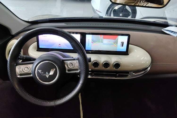 Used Wuling Bingo 2024 333 km Lingxi Connected Version Center Console