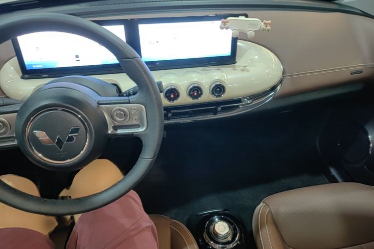 Used Wuling Bingo 2024 333 km Lingxi Connected Version Center Console