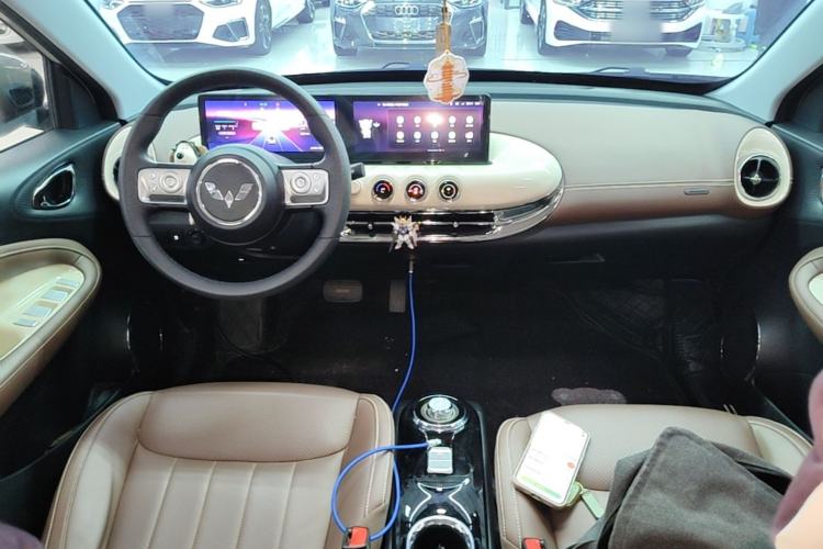 Used Wuling Bingo 2024 333 km Lingxi Connected Version Center Console