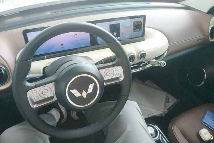 Used Wuling Bingo 2024 333 km Lingxi Connected Version Center Console