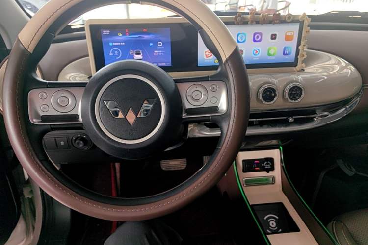 Used Wuling Bingo 2024 333 km Lingxi Connected Version Center Console