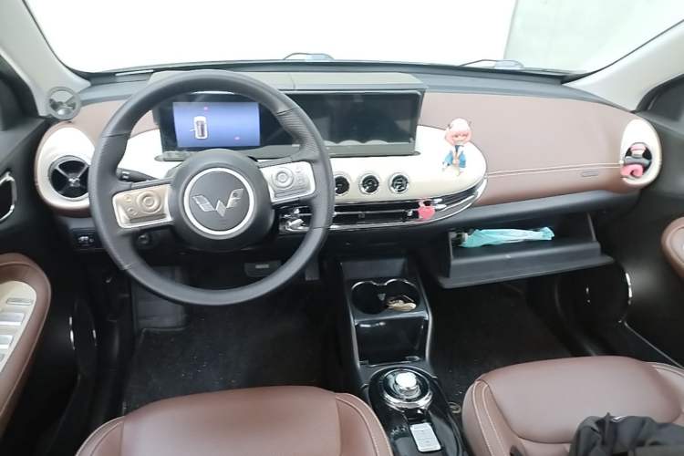 Used Wuling Bingo 2024 333 km Lingxi Connected Version Center Console