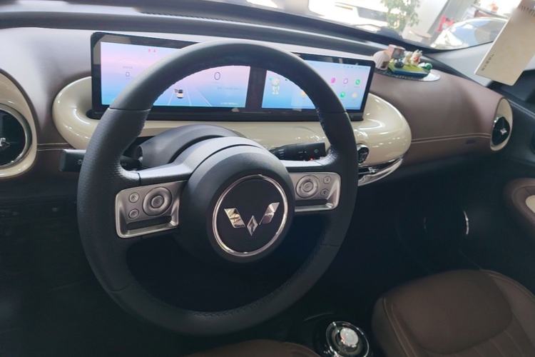 Used Wuling Bingo 2024 333 km Lingxi Connected Version Center Console