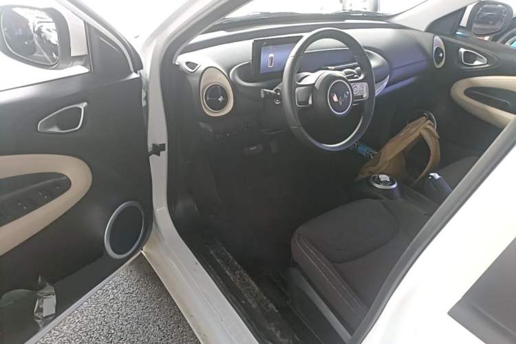 Used Wuling Bingo 2024 203km Light Edition Driver Seat