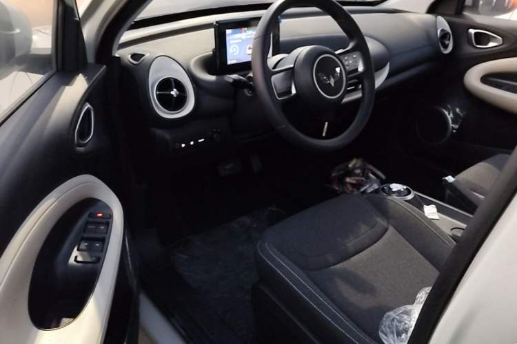Used Wuling Bingo 2024 203km Light Edition Driver Seat
