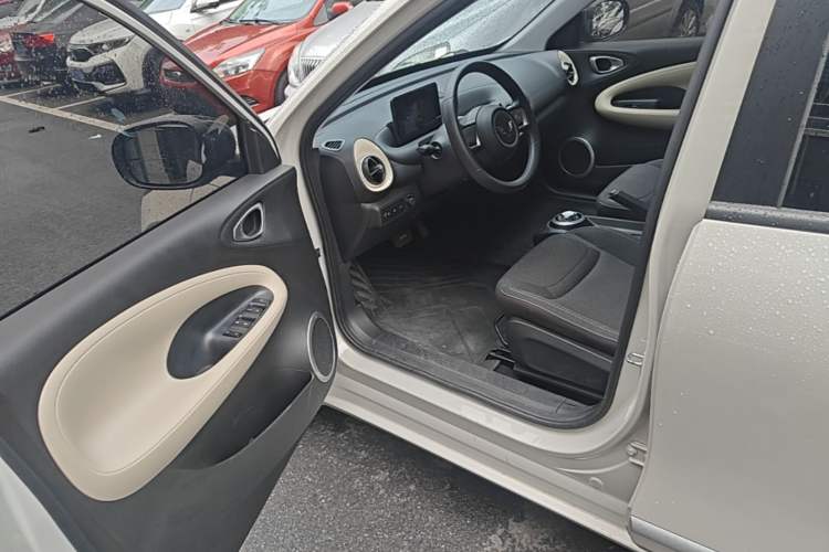 Used Wuling Bingo 2024 203km Light Edition Driver Seat