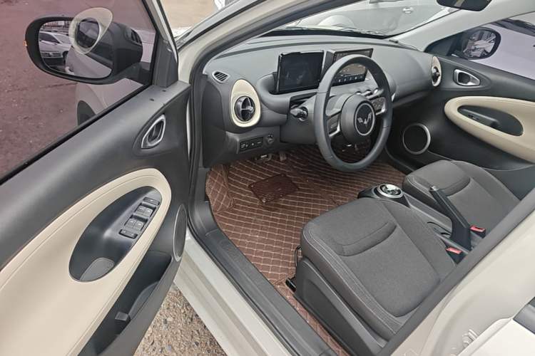 Used Wuling Bingo 2024 203km Light Edition Driver Seat
