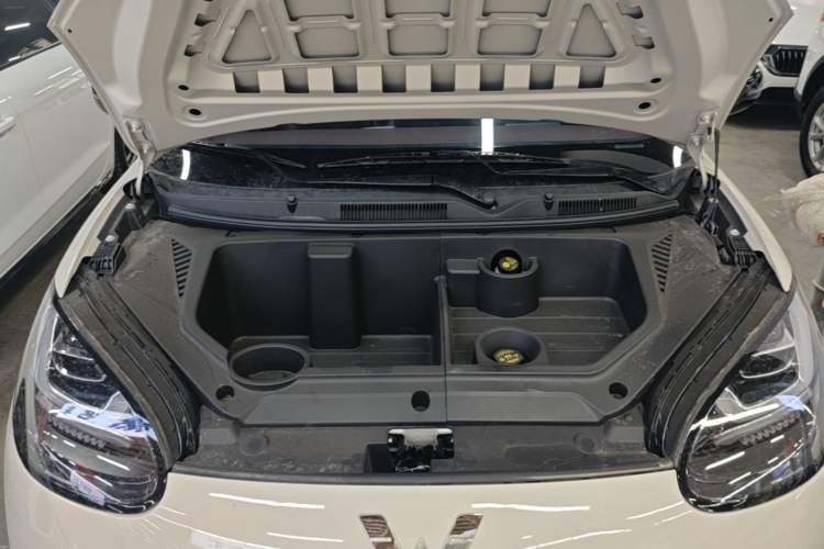 Used Wuling Bingo 2024 333 km Enjoyment Version Engine Bay
