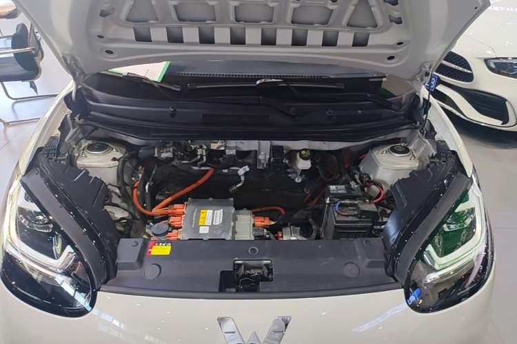 Used Wuling Bingo 2024 203km Light Edition Engine Bay