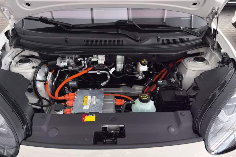 Used Wuling Bingo 2024 333 km Enjoyment Version Engine Bay