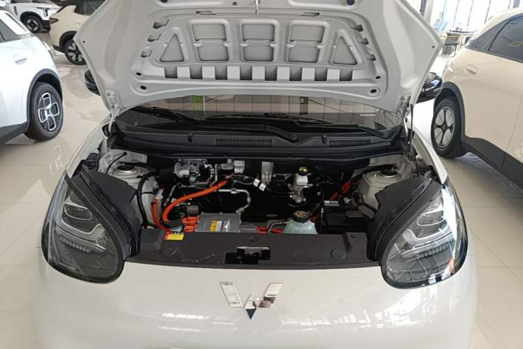 Used Wuling Bingo 2024 333 km Enjoyment Version Engine Bay