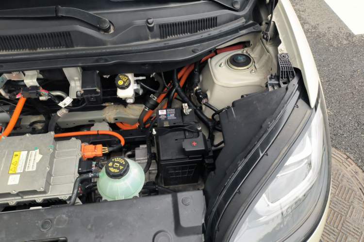 Used Wuling Bingo 2024 333 km Enjoyment Version Engine Bay Left