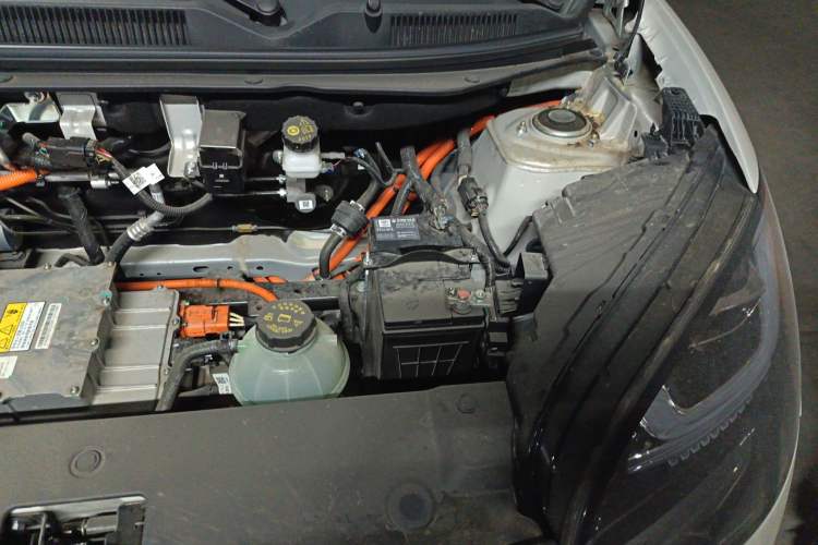 Used Wuling Bingo 2024 333 km Enjoyment Version Engine Bay Left