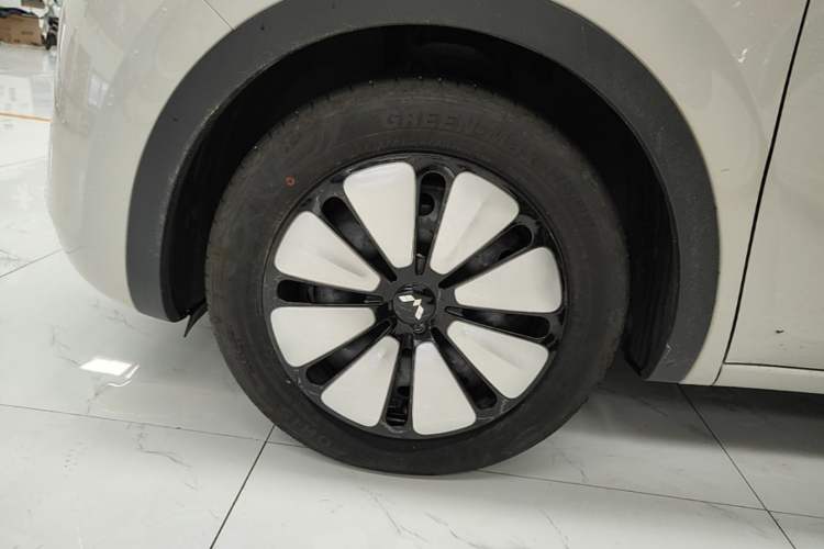 Used Wuling Bingo 2024 333 km Enjoyment Version Exterior 4
