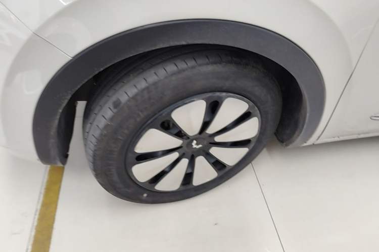 Used Wuling Bingo 2024 333 km Lingxi Connected Version Exterior 4