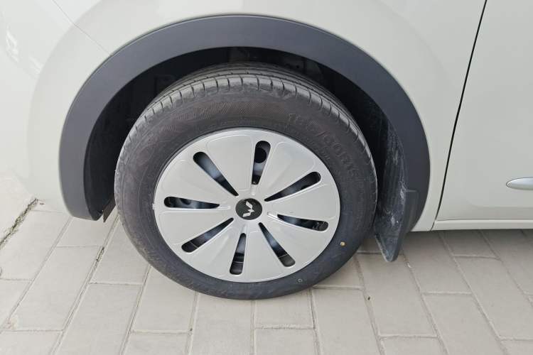 Used Wuling Bingo 2024 203km Light Edition Exterior 4