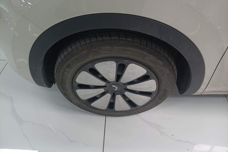 Used Wuling Bingo 2024 333 km Enjoyment Version Exterior 4