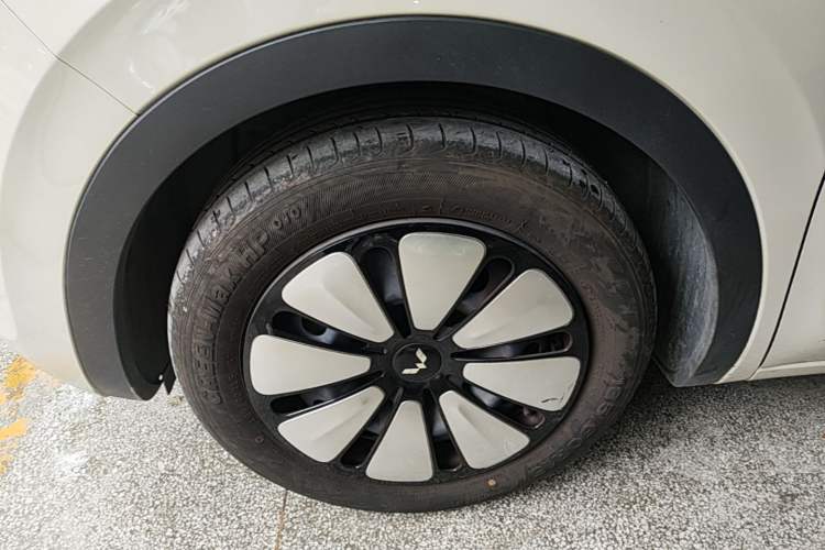 Used Wuling Bingo 2024 333 km Lingxi Connected Version Exterior 4