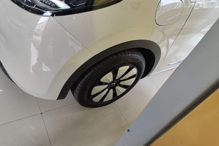 Used Wuling Bingo 2024 333 km Lingxi Connected Version Exterior 4