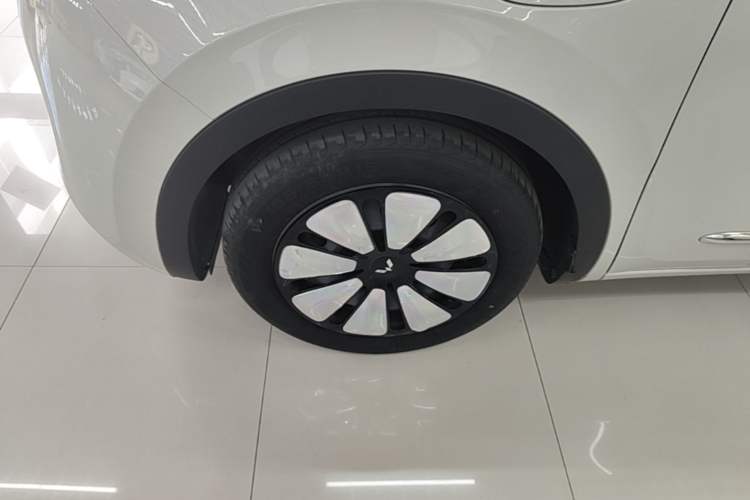 Used Wuling Bingo 2024 333 km Lingxi Connected Version Exterior 4