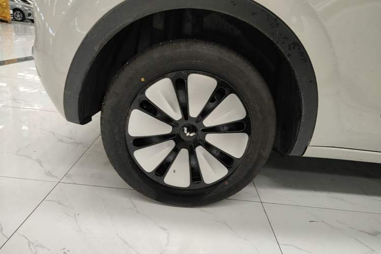 Used Wuling Bingo 2024 333 km Enjoyment Version Exterior 5