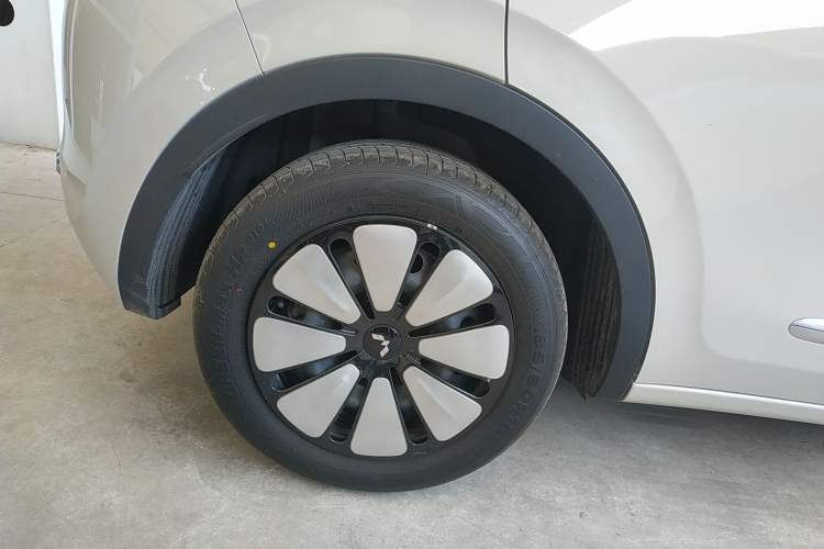 Used Wuling Bingo 2024 333 km Enjoyment Version Exterior 5