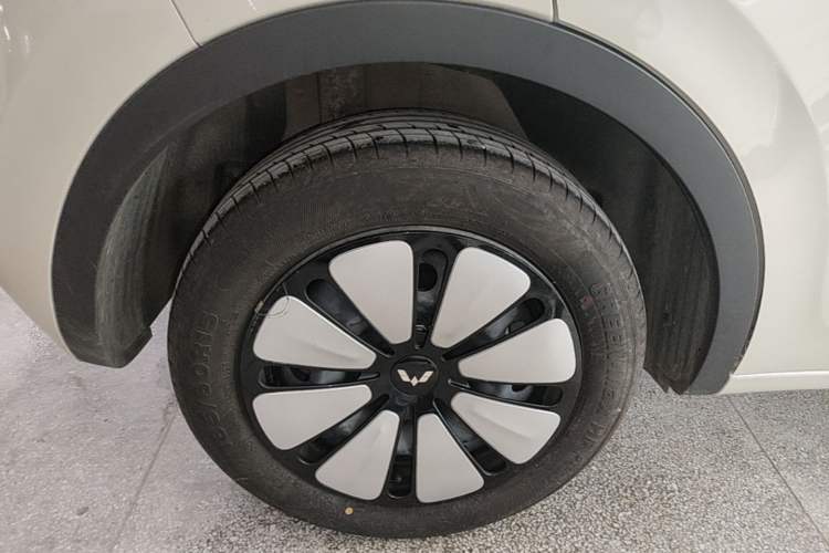 Used Wuling Bingo 2024 333 km Lingxi Connected Version Exterior 5